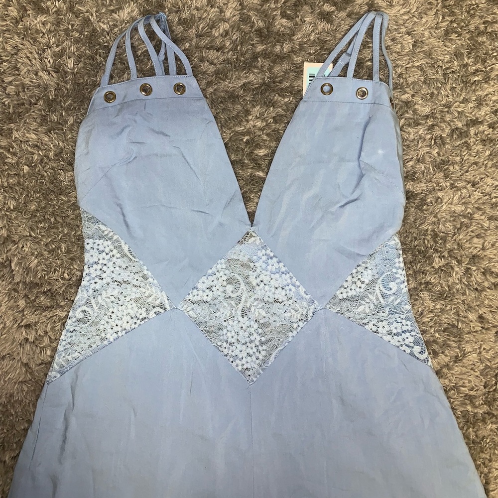 Baby blue lace cutout romper - Picture 2 of 8